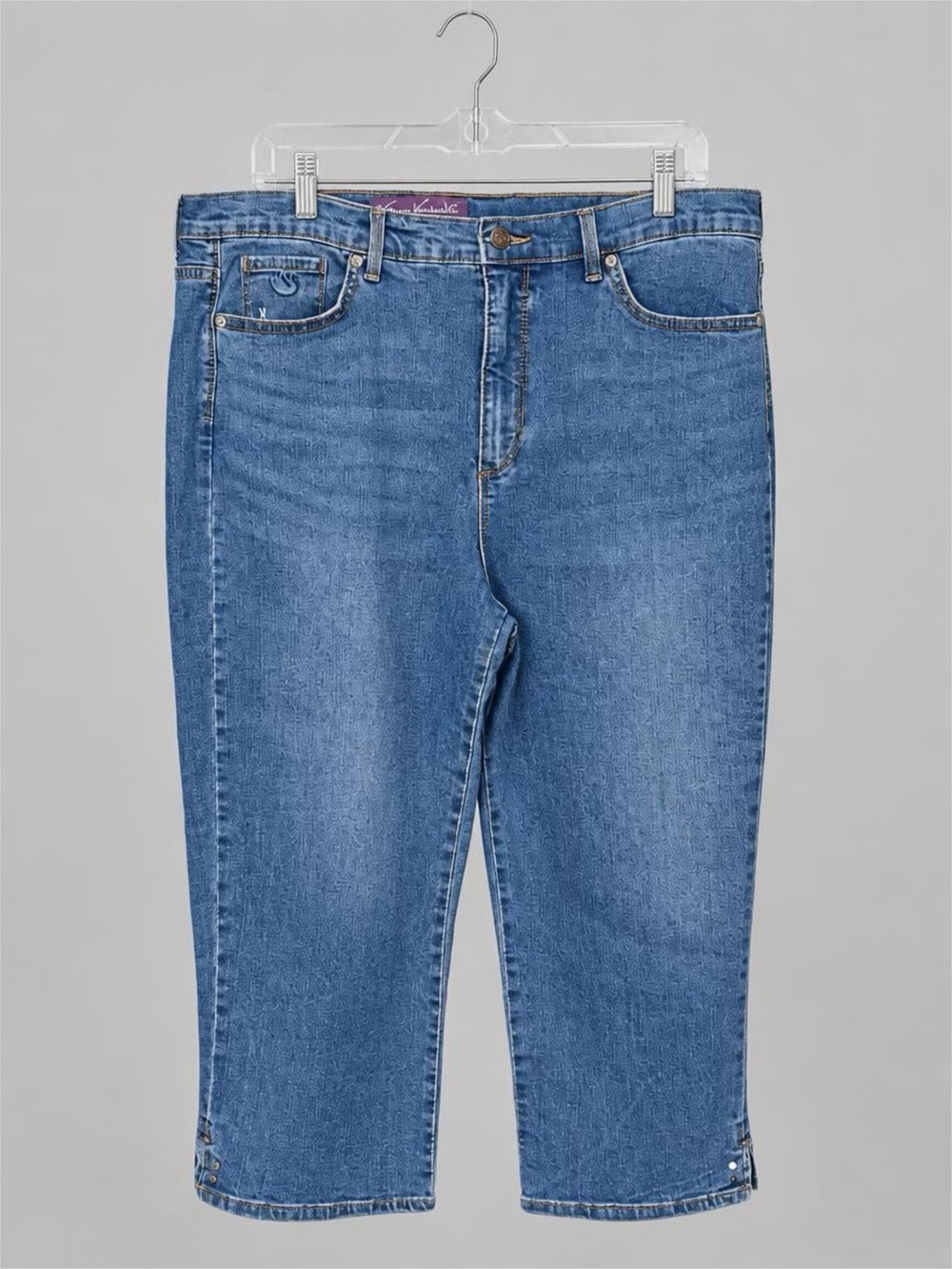 Gloria Vanderbilt 16 Amanda Medium Blue Denim Capri